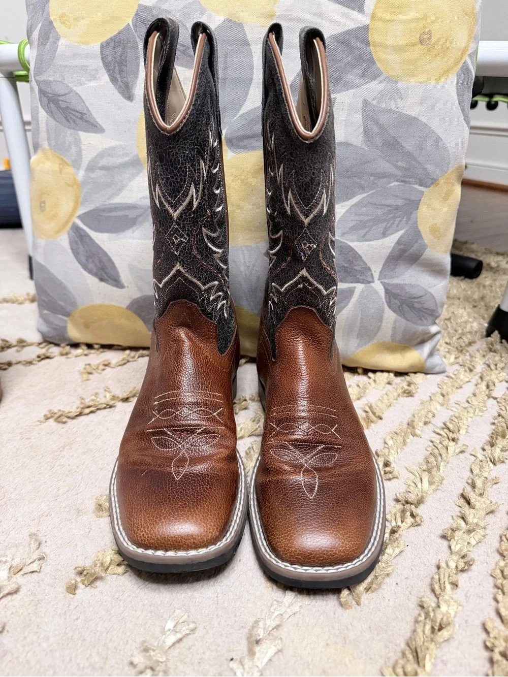Youth western boots size 3